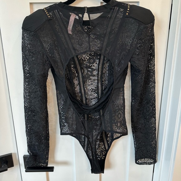 Victoria's Secret long sleeve lace bodysuit medium - Picture 6 of 9
